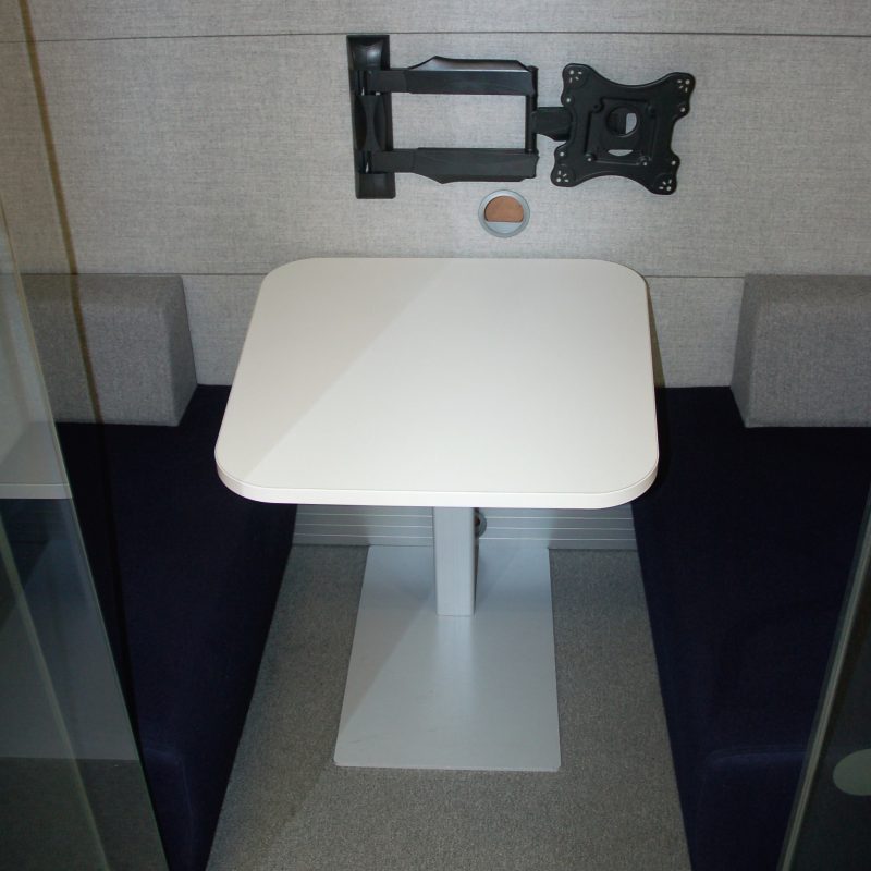 OASIS BERCO Linear Duo Pod Quiet Meeting Booth 9084