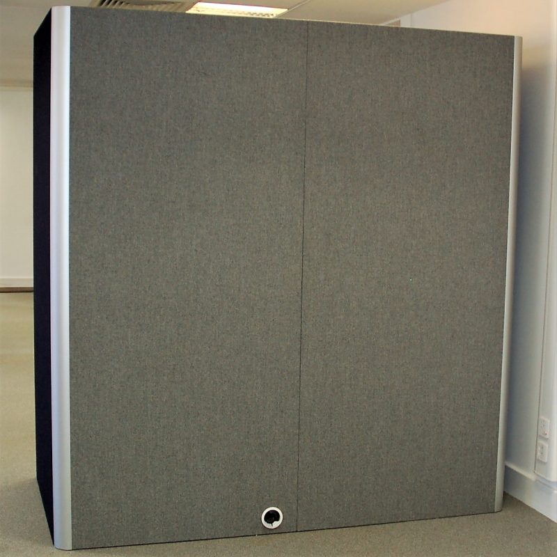 OASIS BERCO Linear Duo Pod Quiet Meeting Booth 9084