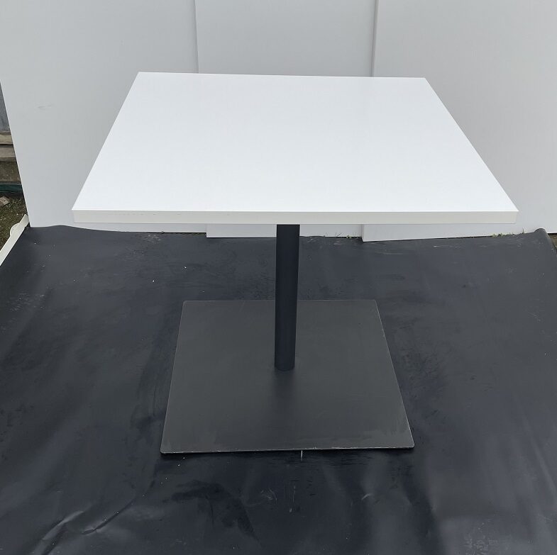 Square meeting table 15116