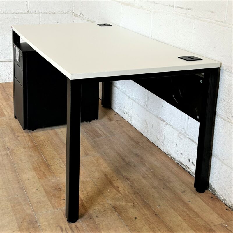 Desk Black and White 140cm 11286