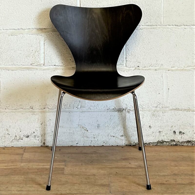 FRITZ HANSEN Series 7 Chair Dark Oak Arne Jacobsen 1168