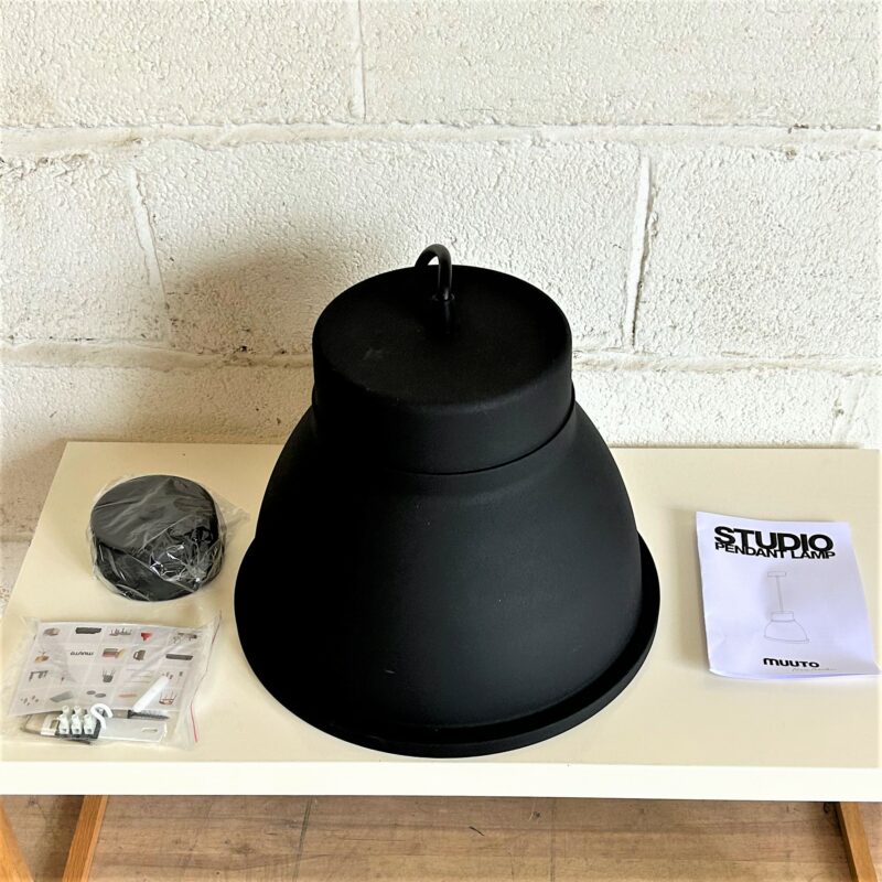 MUUTO Studio Pendant Lamp Black 9170