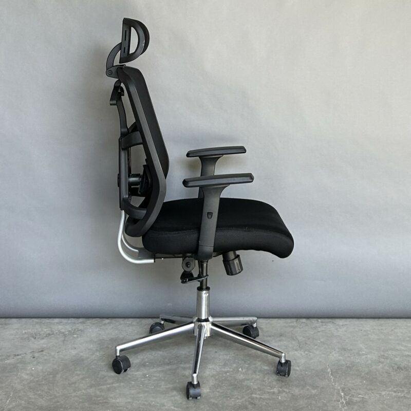 Budget Mesh Back Managers Task Chair 2303