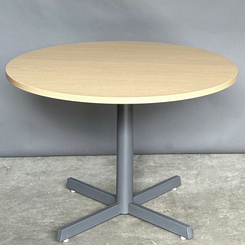 Circular Meeting Table Oak 100cm dia 15232