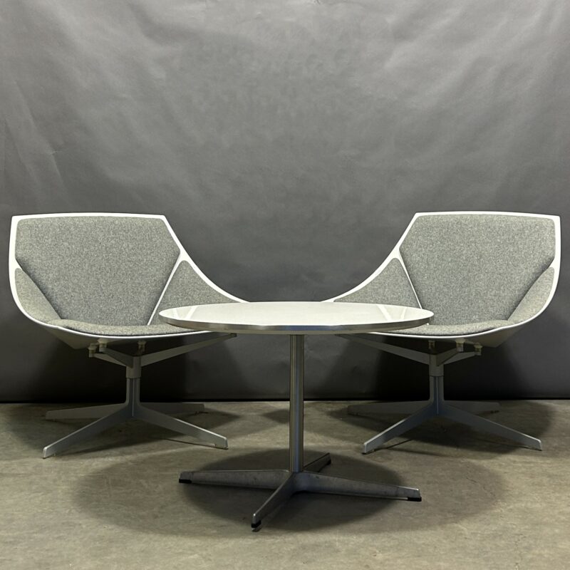 FRITZ HANSEN Space Chairs and Coffee Table 3088o