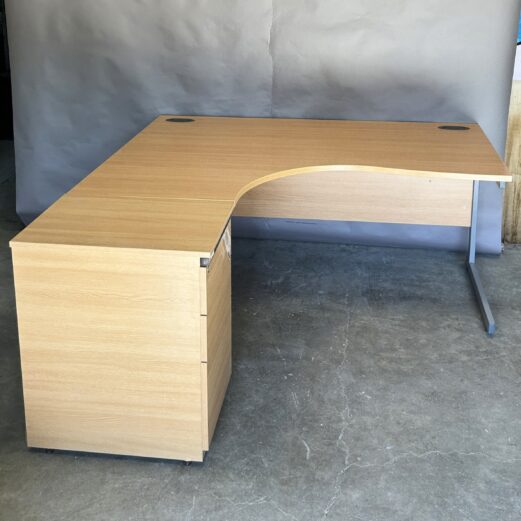 Lee and Plumpton Radial Desk Oak 11371